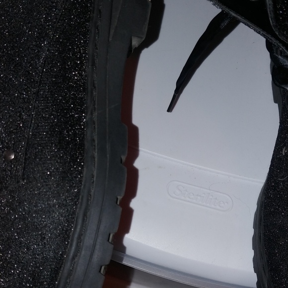 Boots - Picture 6 of 8